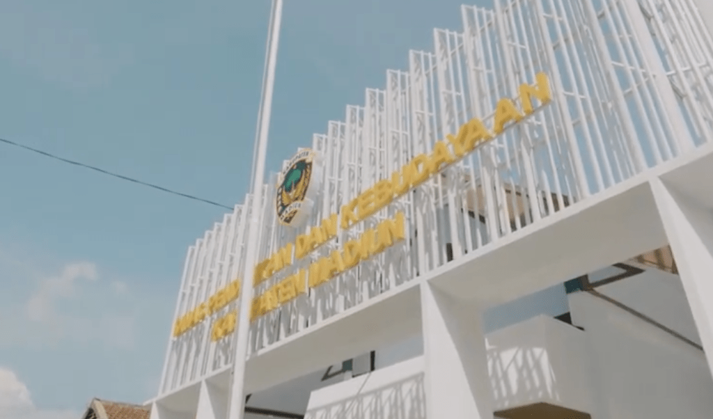 Bernadya, Kabupaten Madiun Pengen Maju Tapi Nggak Ada Program&nbsp;Beasiswa.